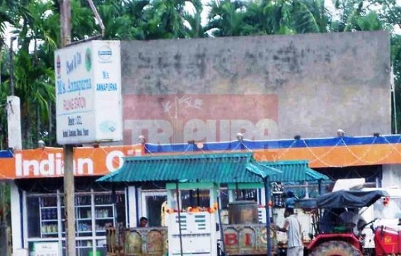 Fuel crisis continues statewide : Fuel available at open market in double price Fuel crisis continues statewide : Fuel available at open market in double price